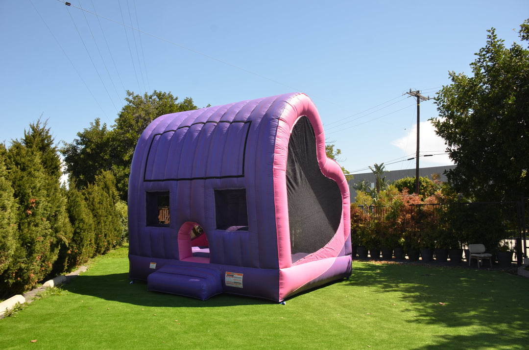 LOVE BOUNCE HOUSE