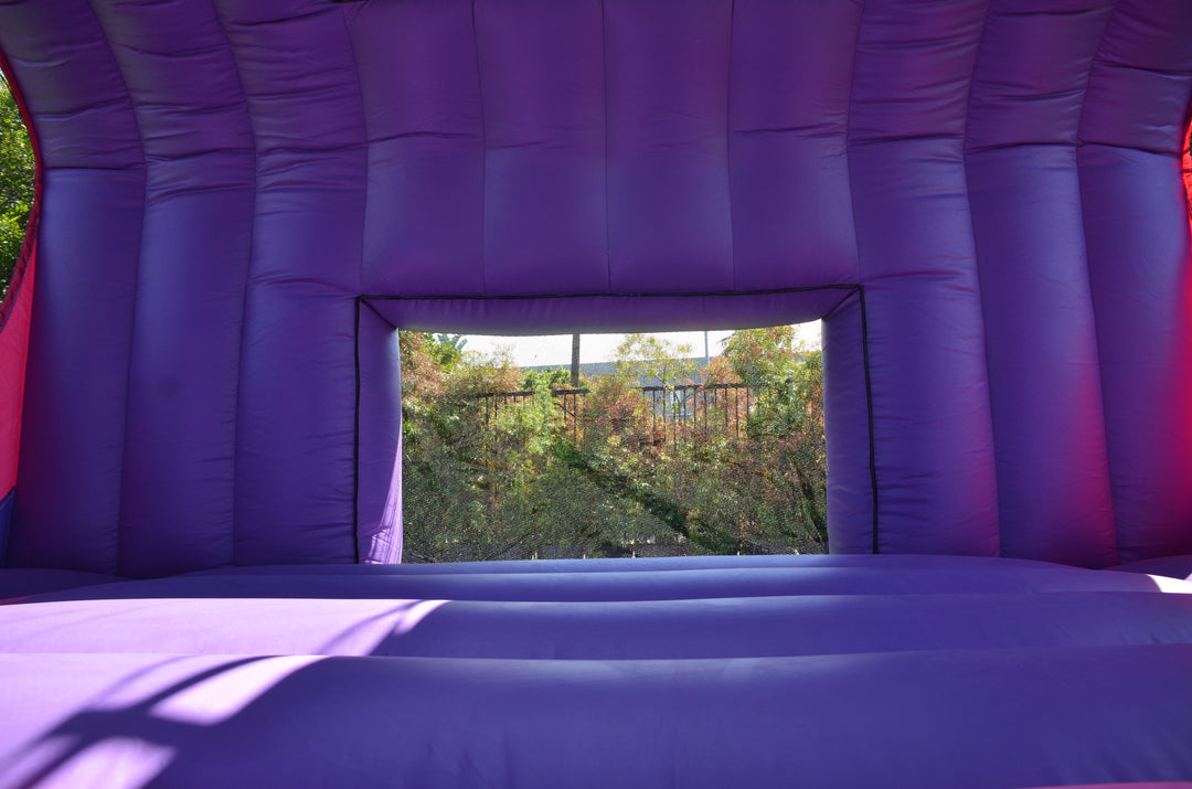 LOVE BOUNCE HOUSE